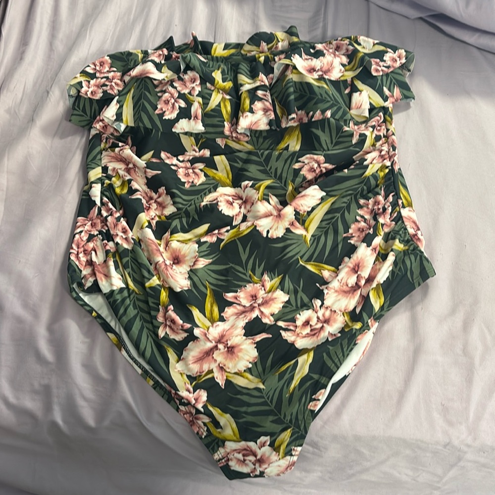 Kona Sol - strapless bathing suit - green floral